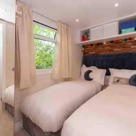 Holiday home Mistletoe Two Boutique With Hot Tubs *